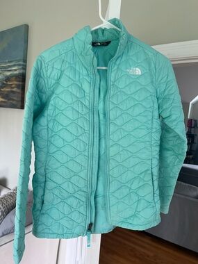 The North Face Women's Quilted Jacket - Aqua